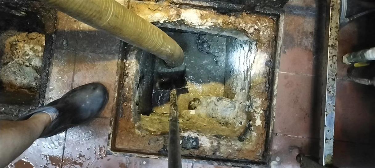 白塔污水池清理一般都有毒气，怎么预防中毒呢？